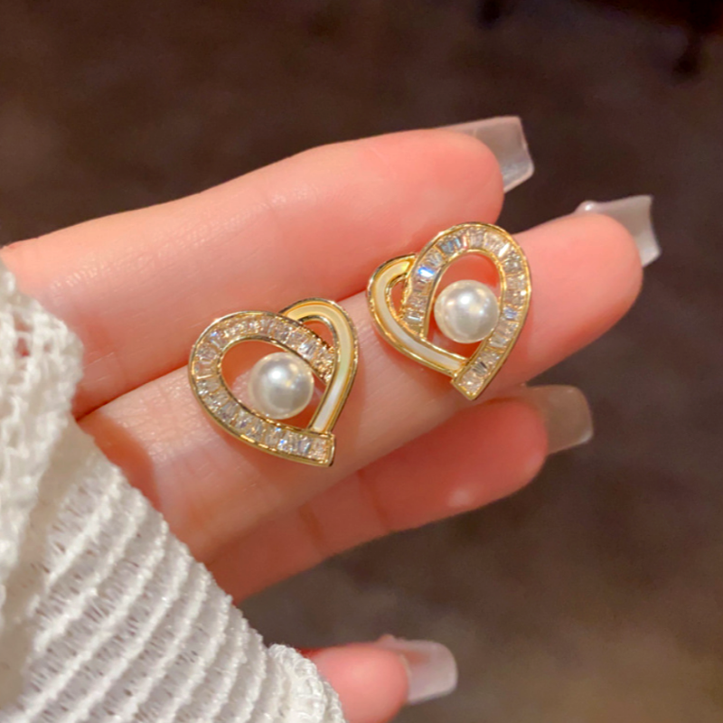 14K Gold-Plated Zircon Diamond Pearl Heart Stud Earrings