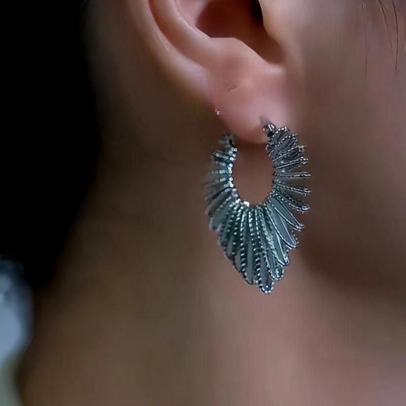 14K Gold-Plated Line Peach Heart Earrings