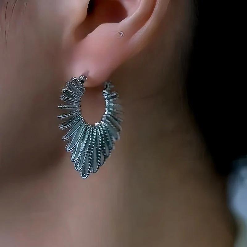 14K Gold-Plated Line Peach Heart Earrings