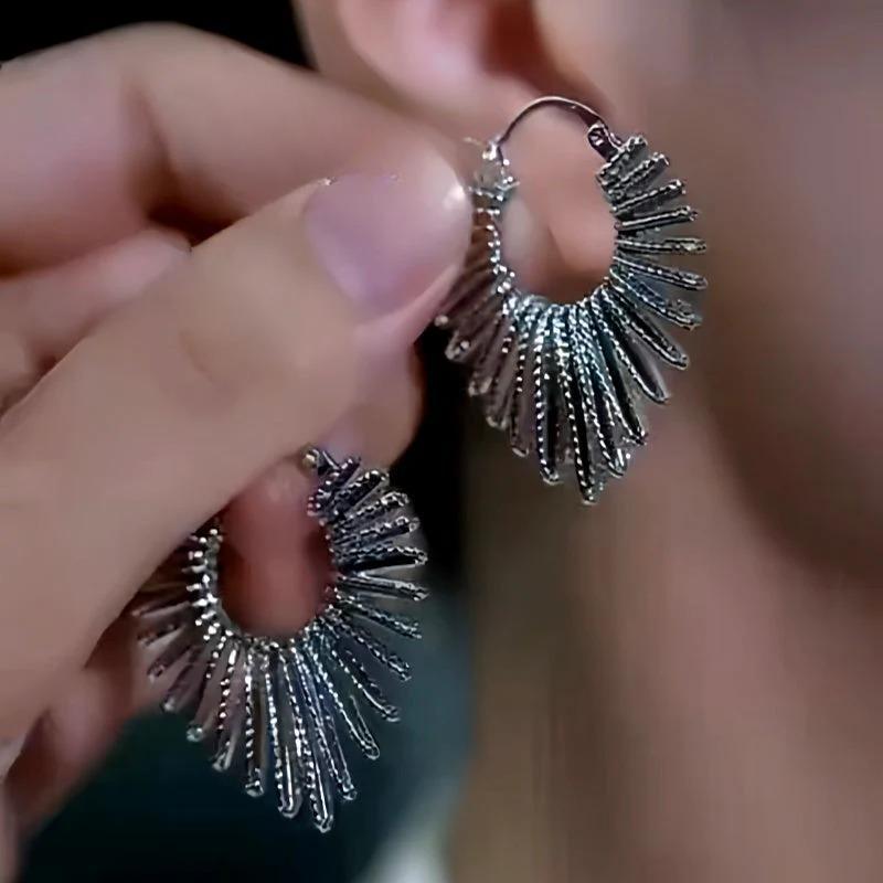 14K Gold-Plated Line Peach Heart Earrings